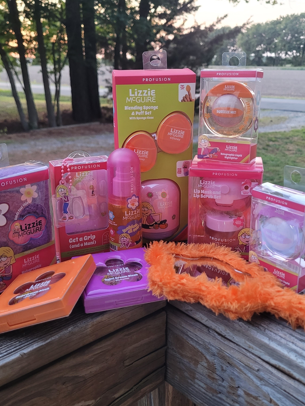Profusion Cosmetics Lizzie McGuire Pink and Orange Makeup & Tool Set